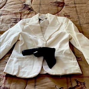 I am selling a blazer.